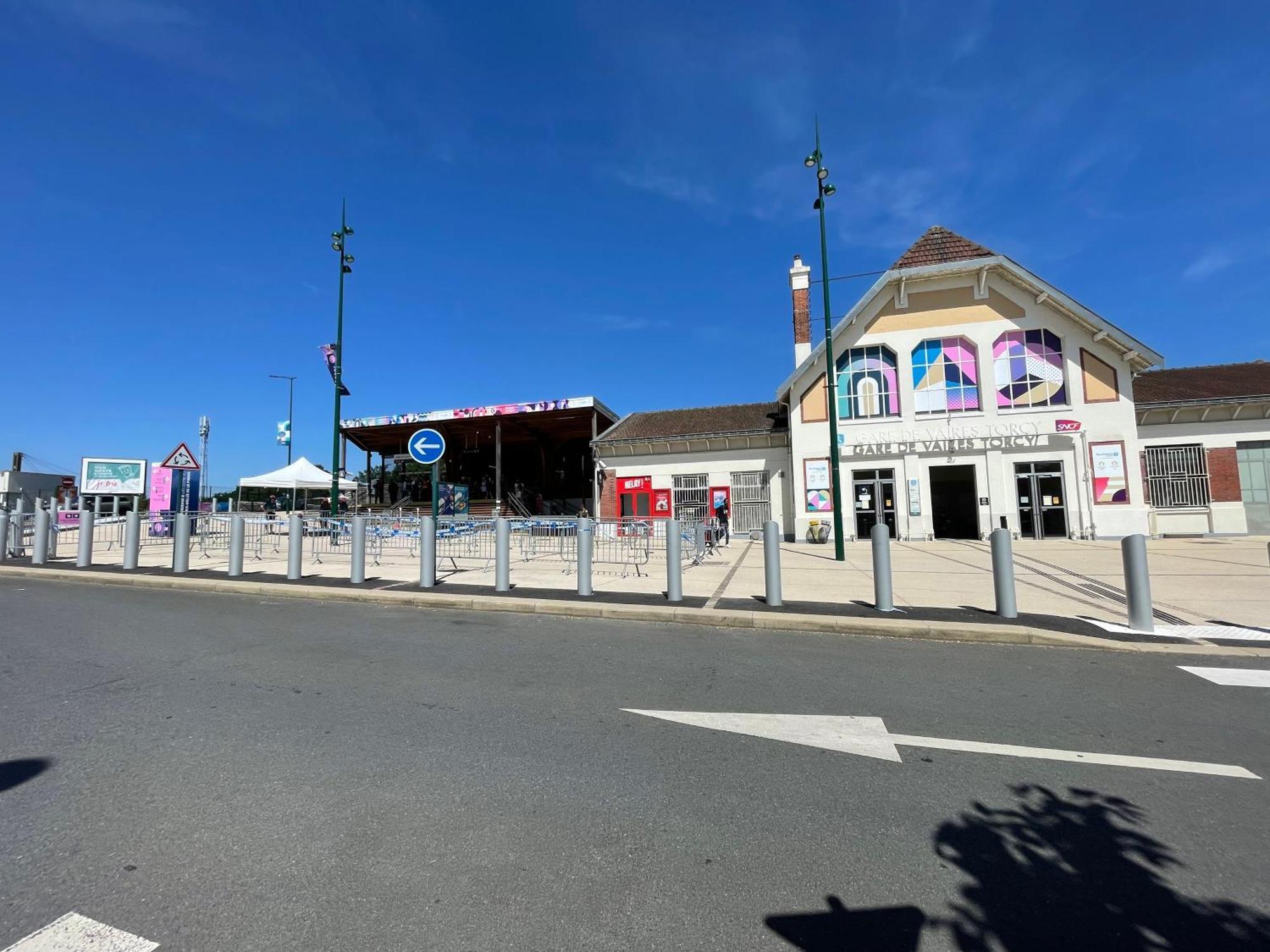 Chambre Climatisee, Entre Paris Disneyland, Au Coeur Des Jeux Olympiques Canoe-Kayak, Vaires-sur-Marne エクステリア 写真